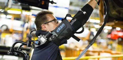 有了這款外骨骼穿戴設(shè)備，工人們工作起來「省心又省力」